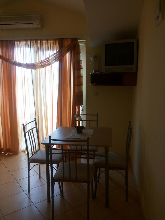 Apartments Villa Dalmatina Vodice Oda fotoğraf
